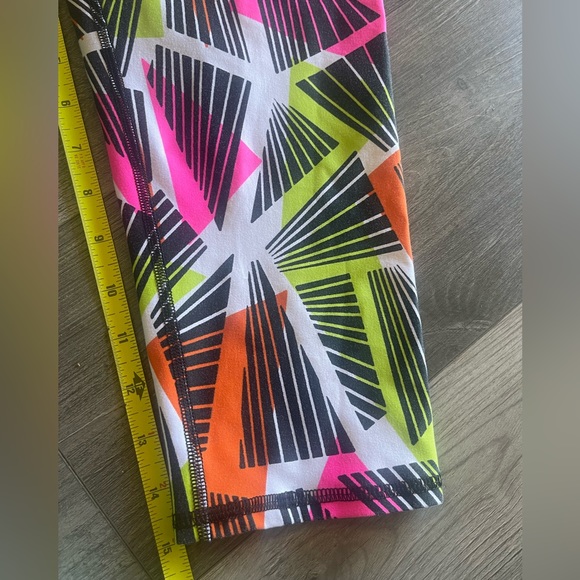 Fabletics Colorful Geometric Crop Leggings - Picture 3 of 4